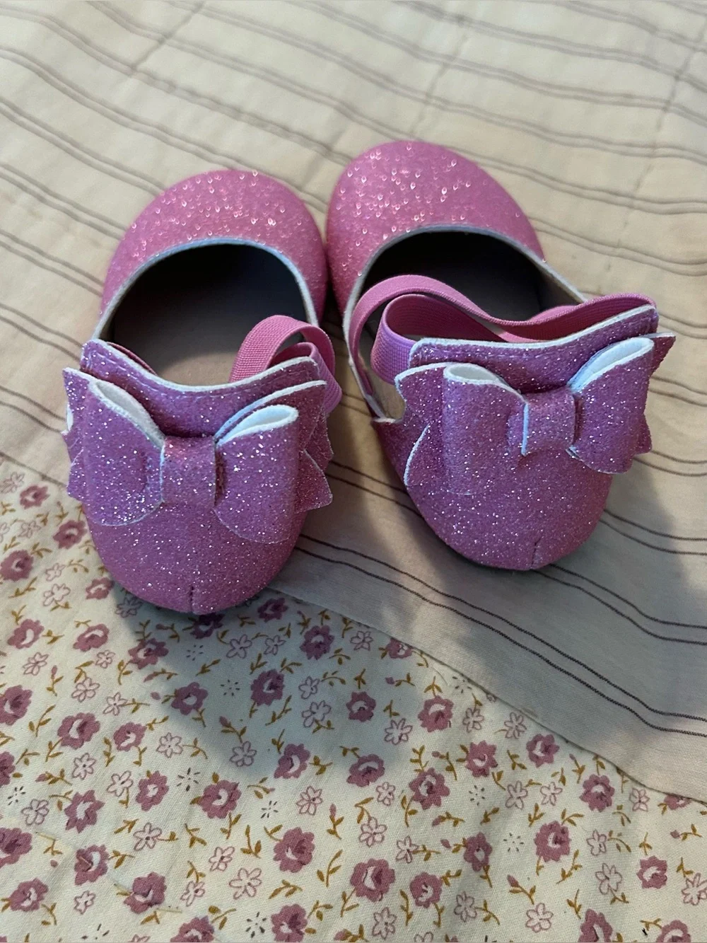New pink glitter monkey feet ballet sandals size 2-3Y